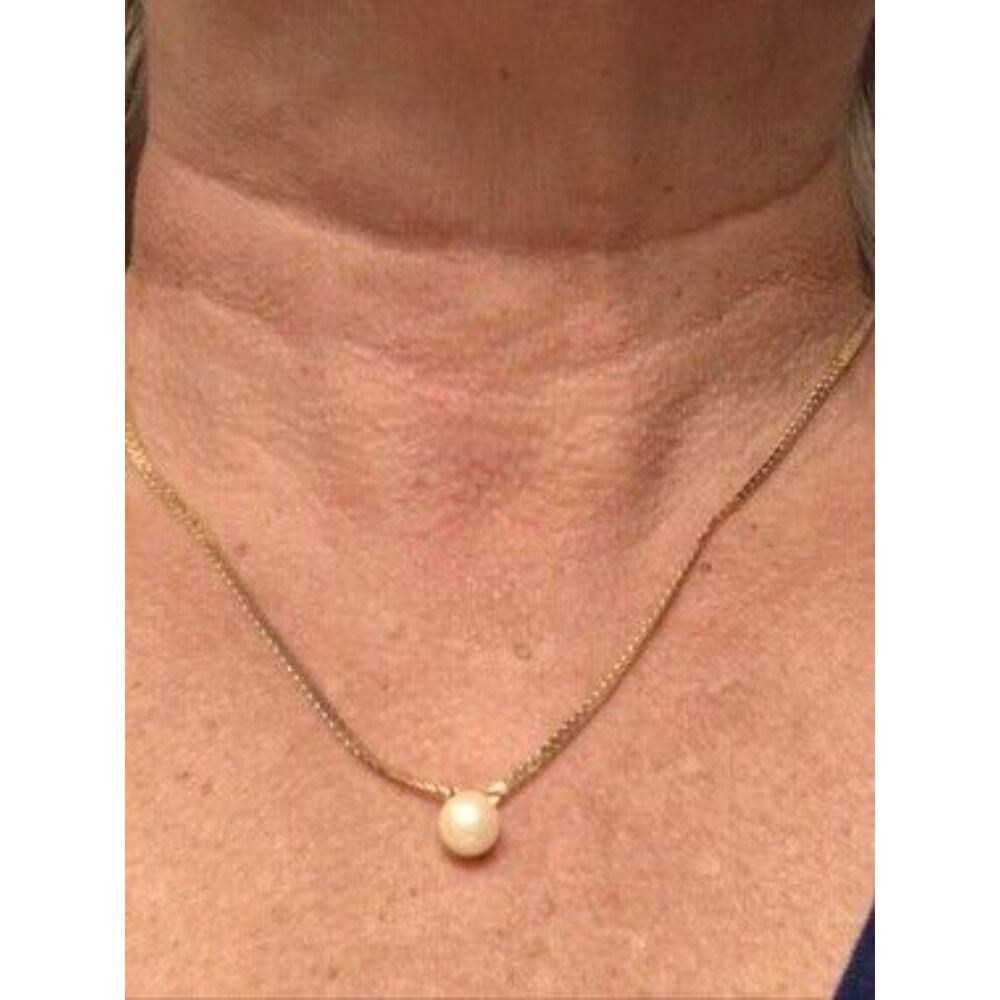 Gold Tone 18" Necklace With Attached Simulated Pearl Drop - Picture 5 of 5